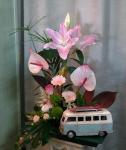 Composition de fleurs avec mini van - Boutique Vergez Tarnos